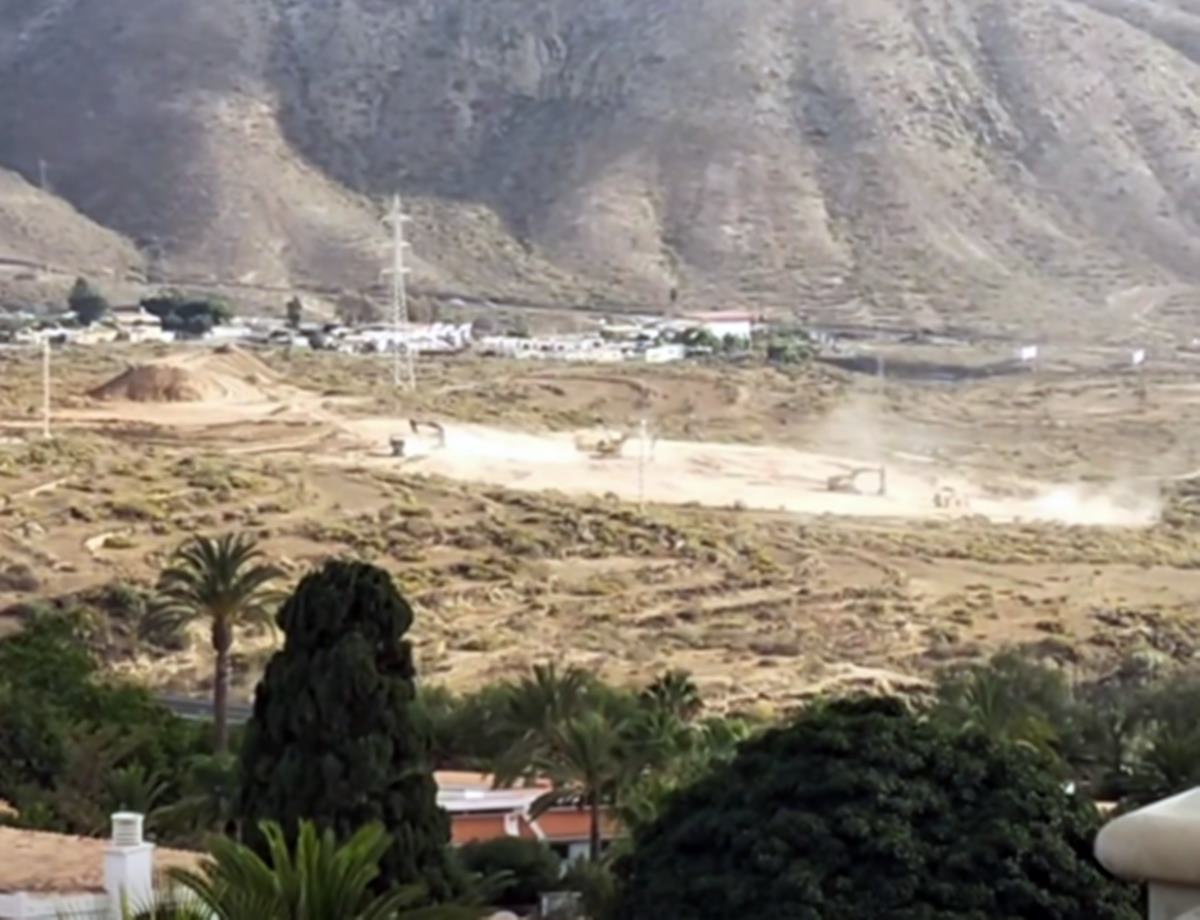 Comienzan los movimientos de tierra de la planta fotovoltaica Llano de los Bebederos, junto a Chayofa
