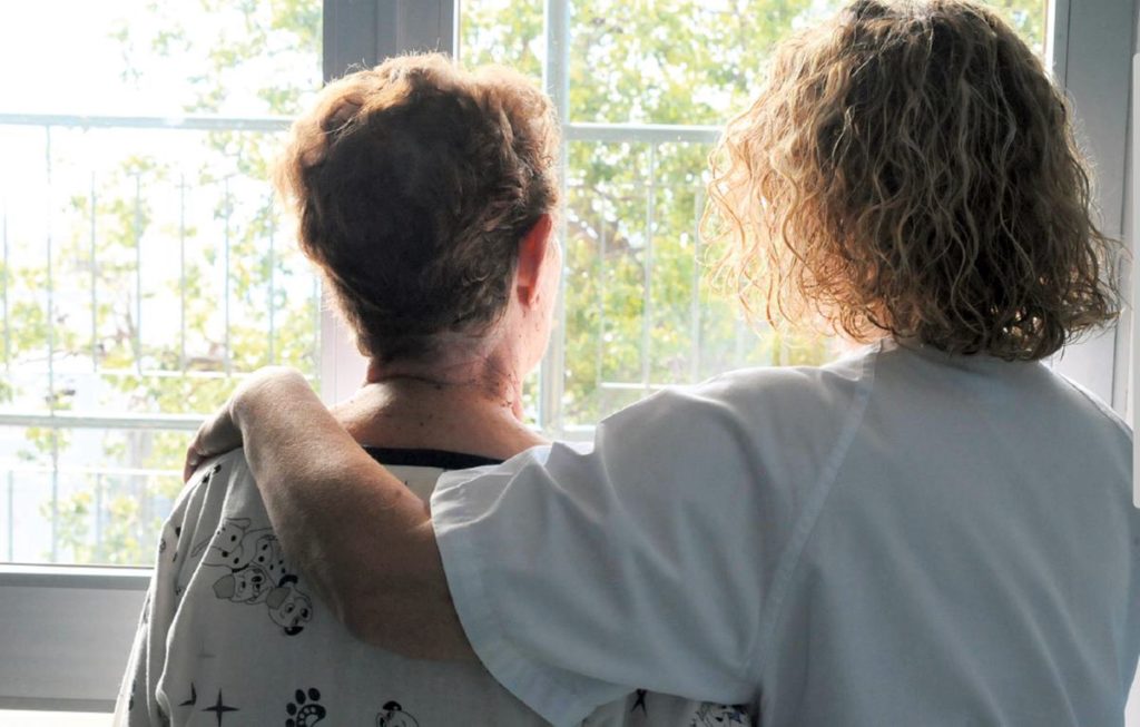 Seis de cada diez cuidadoras en Canarias dicen que esta labor afecta a su salud física y mental