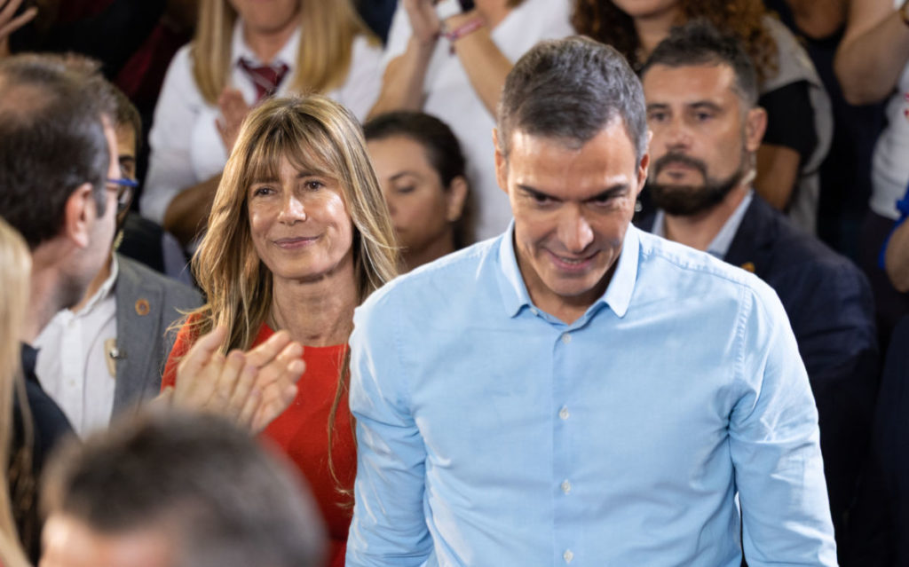 Sánchez confirma que Begoña Gómez ha  denunciado al PP por suplantar su imagen en un vídeo creado con IA