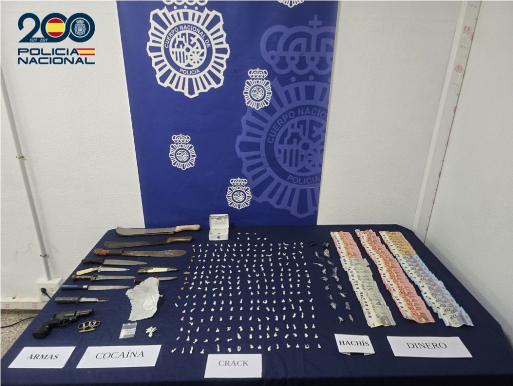 Golpe al tráfico de crack en Tenerife: cuatro detenidos y un arsenal de armas