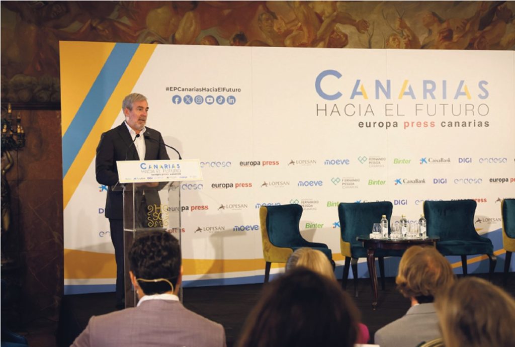 Clavijo reconoce que la mejora económica no llega a las familias
