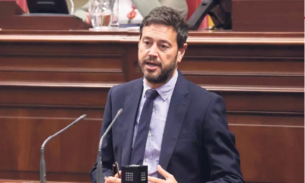 El PP canario copia a Vox y pide controlar la inmigración con las Fuerzas Armadas