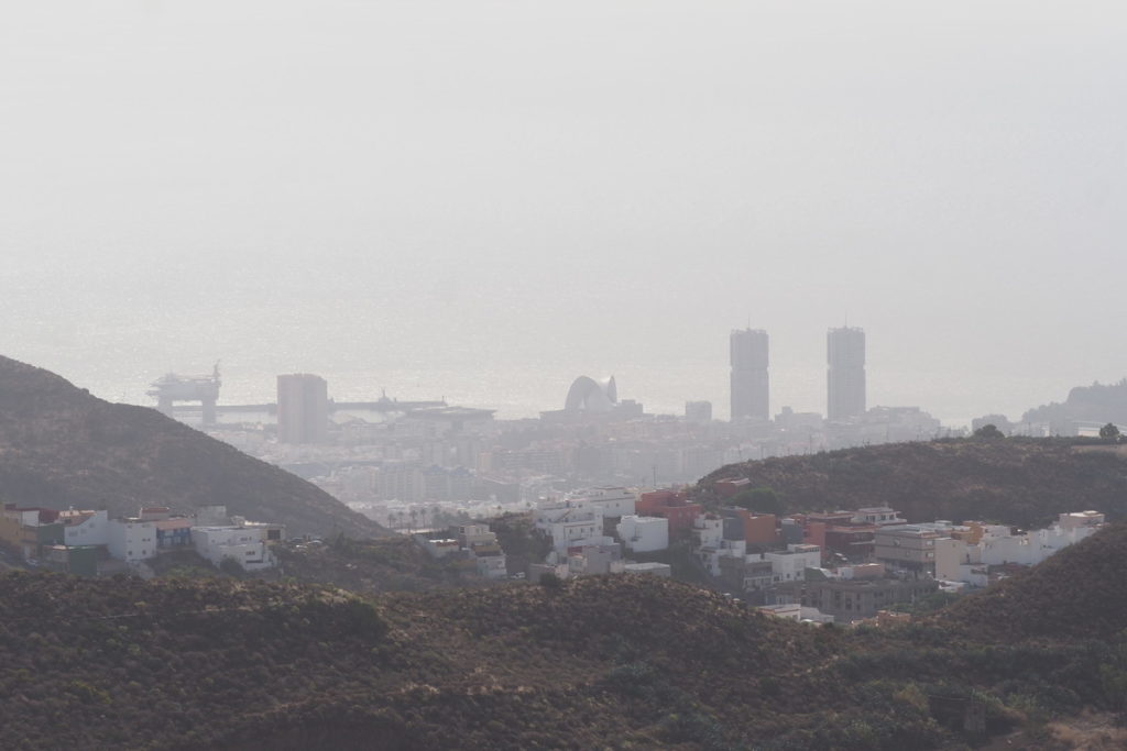 Calima y viento fuerte este fin de semana en Canarias: la Aemet actualiza la previsión