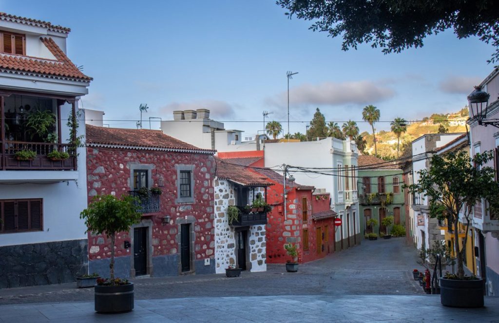 Estos son los 10 municipios más ricos de Canarias: uno supera los 51.000 euros de renta media