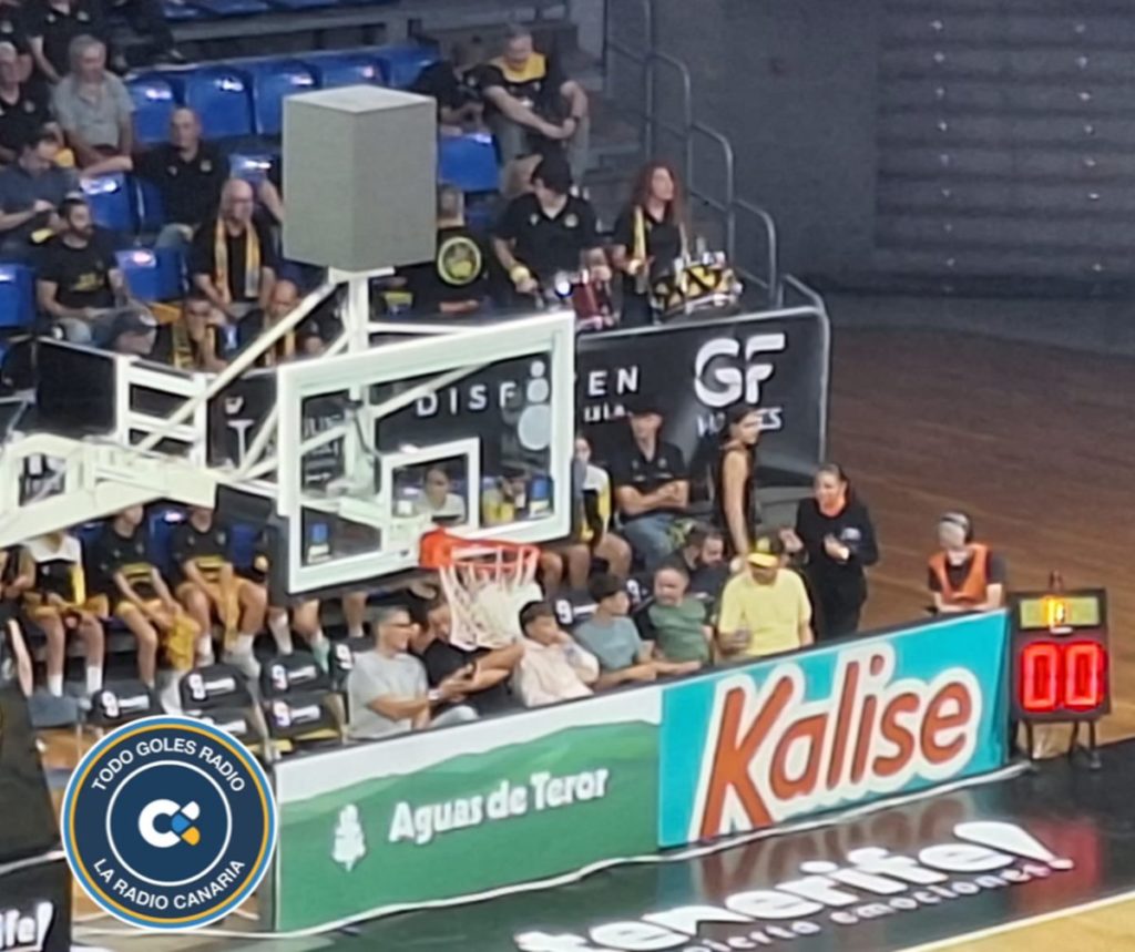 La afición del CB Canarias se planta: convoca una protesta por el estado del Santiago Martín