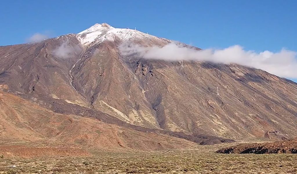 El Teide recibe la primera nevada del otoño: el termómetro baja a un grado