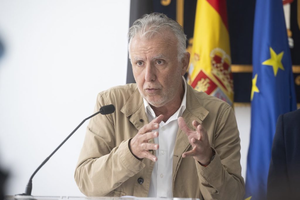 Torres celebra el acuerdo sobre la cogestión aeroportuaria como una "buena noticia" para el autogobierno de Canarias