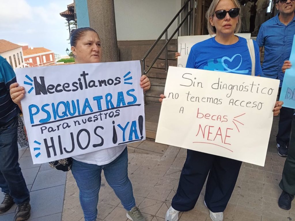 Tenerife Families Protest as Specialist Shortage Disrupts Child Mental Health Services