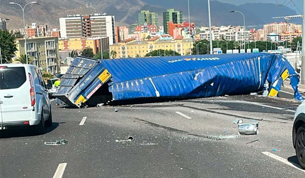 Grave accidente en la TF-5: varios vehículos implicados y tráfico cerrado