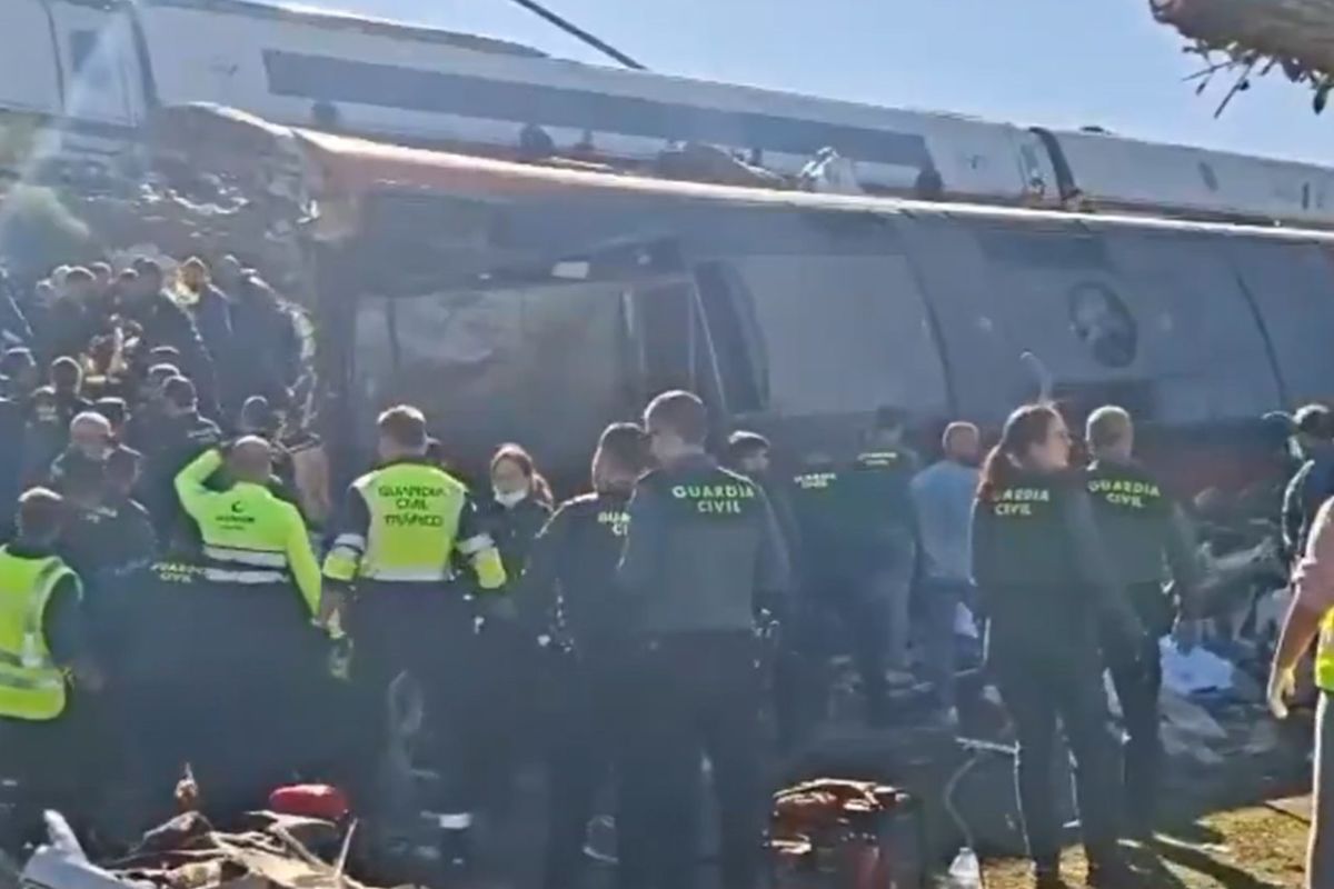 Tragedia ferroviaria en Toledo: al menos 30 muertos y un posible doble error humano