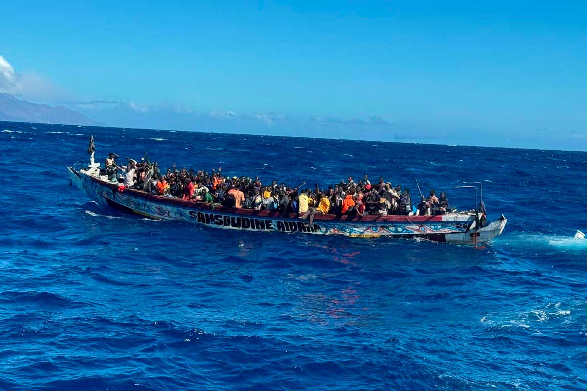 La ruta canaria deja tres fallecidos en un cayuco que arribó en la pasada madrugada a El Hierro