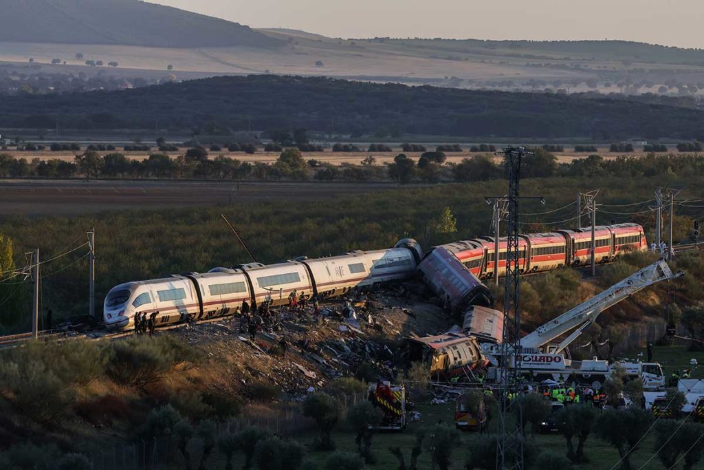 Accidente de trenes en Toledo: 68 muertos, 107 heridos y el temor de que aparezcan más víctimas