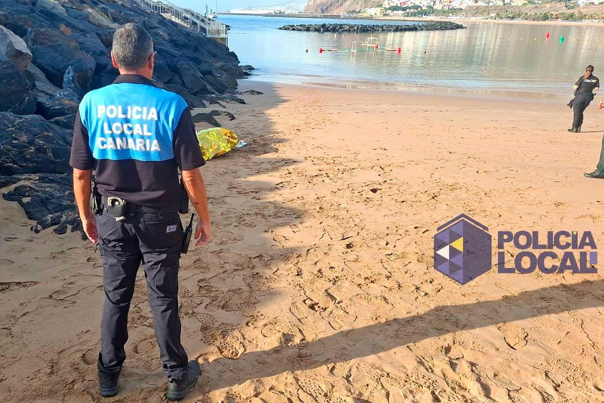 Hallan un cuerpo sin vida en el espigón de la playa de Las Teresitas