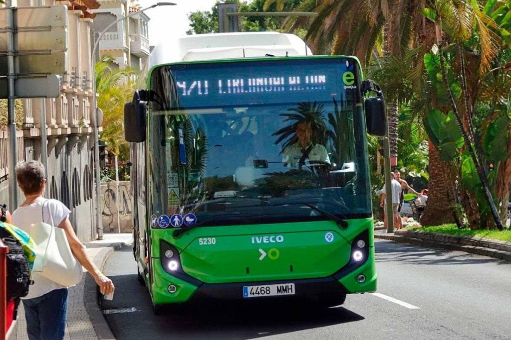 Atención al cambio de hora: Titsa modifica los horarios de 12 líneas de guagua en Tenerife