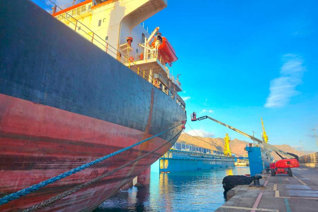 El puerto de Santa Cruz estrena la mayor capacidad de varada de Canarias