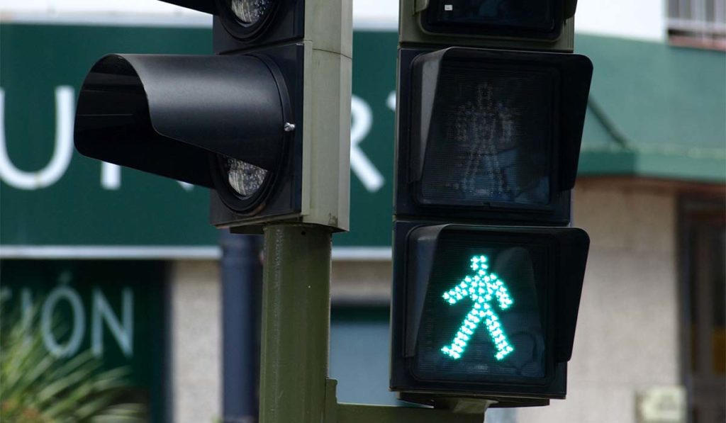 La nueva norma de la DGT obliga a cambiar 138 cruces en Santa Cruz de Tenerife